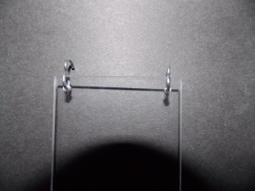 アクリル板に挿入